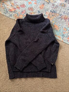 Cozy Women's Turtleneck Sweater - Black Speckled